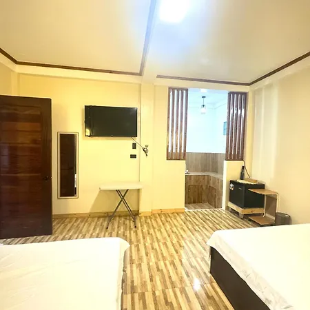 Family Room For 4-6 Camotes Stay