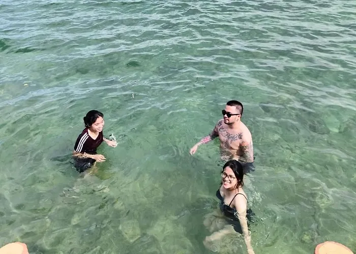 Guest house Family For 4-6 Camotes